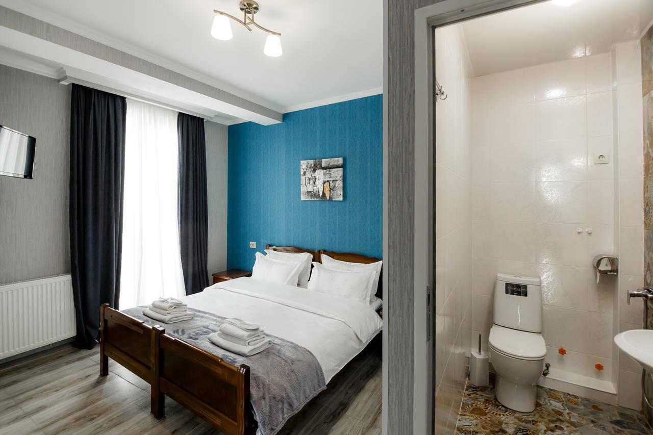 Big Family Guest House Tbilisi Exterior photo